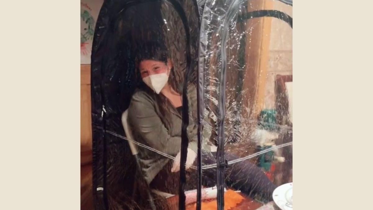 Covid не перешкода: дівчина оригінально відсвяткувала Різдво - Life Covid не перешкода: дівчина оригінально відсвяткувала Різдво - Life