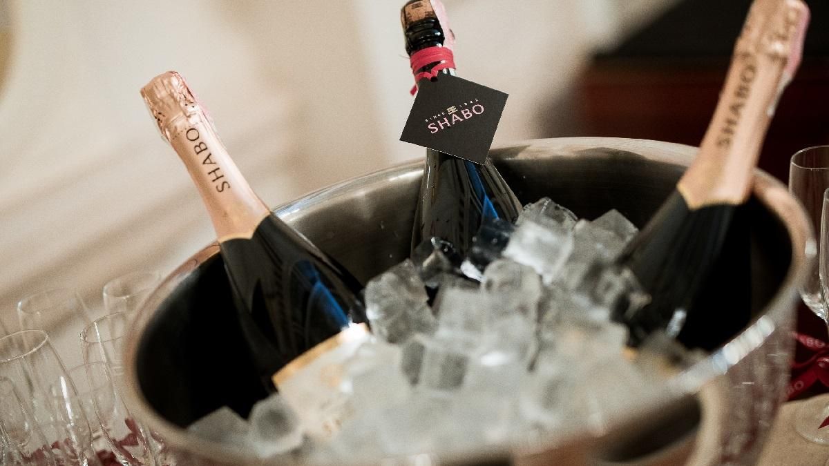 Чим відкривати та завершувати вечірку: винні аперитиви та дижестиви - Life Чим відкривати та завершувати вечірку: винні аперитиви та дижестиви - Life