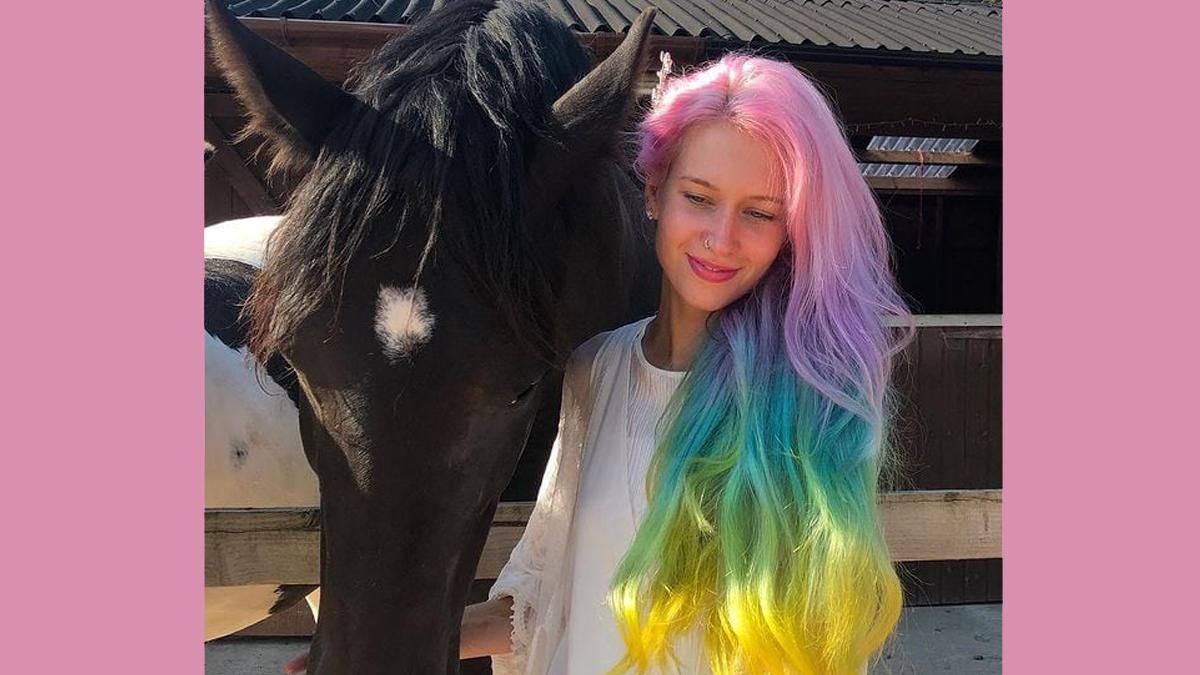 Яскраві красуні: 11 дівчат, які пофарбували волосся у нестандартні кольори
