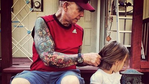 10 бабушек и дедушек, которые удивили всех своими татуировками: крутые фото