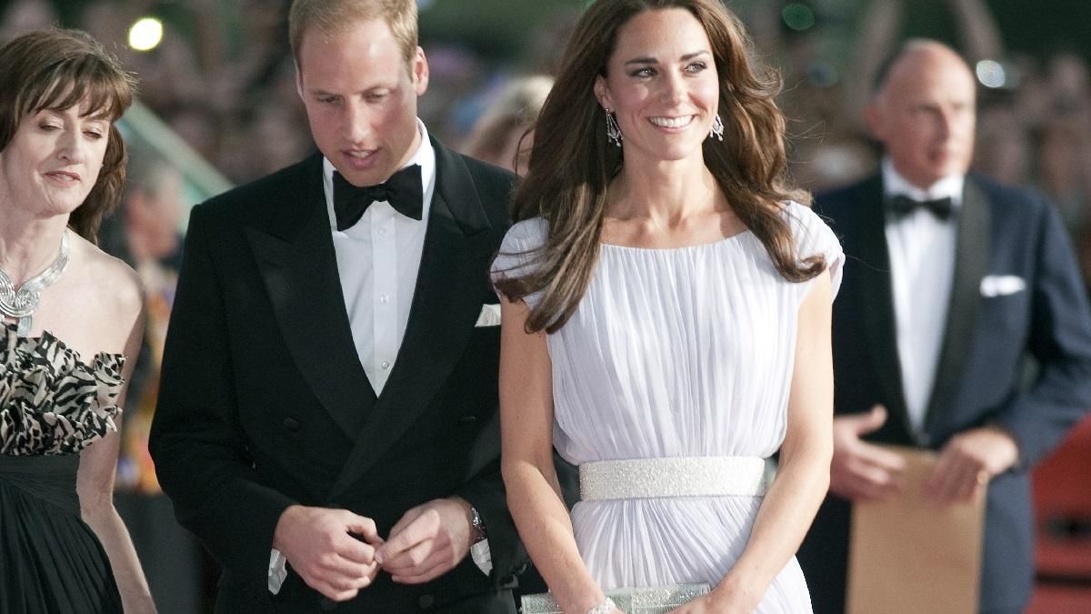 Кейт Миддлтон тоже повторяется: 9 платьев, которые герцогиня одевала не раз - Новости шоу бизнеса - Life