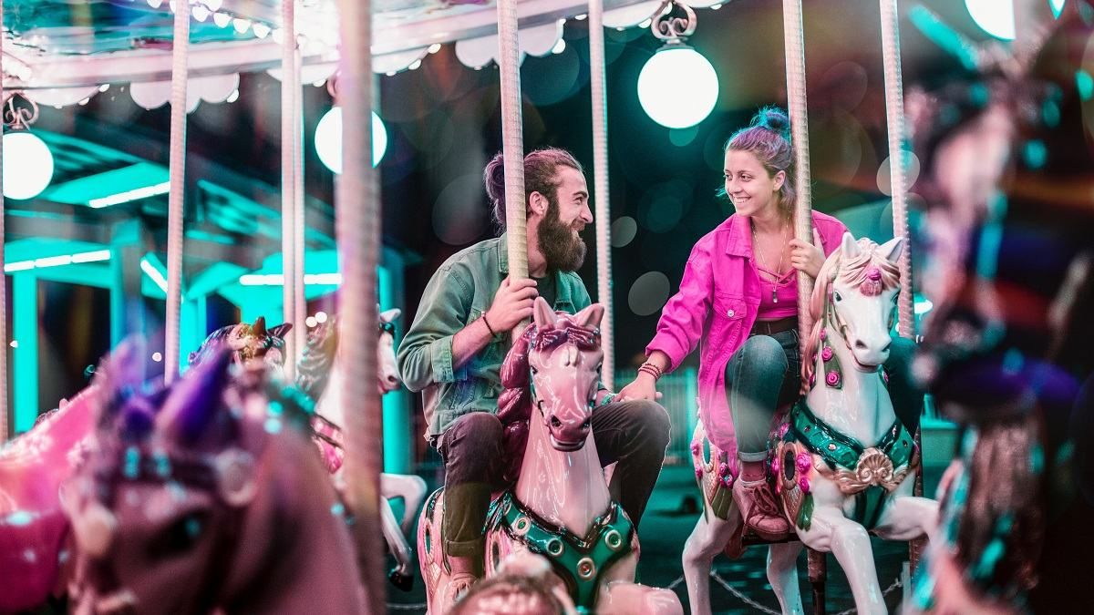 Укусил незнакомку: 8 странных ситуаций, когда люди встретили свою любовь - Life Укусил незнакомку: 8 странных ситуаций, когда люди встретили свою любовь - Life