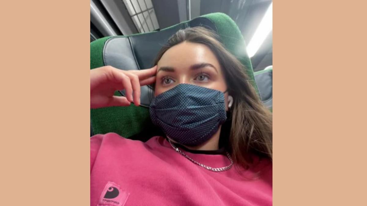 Слишком откровенно: мама поссорилась с дочерью из-за платья на выпускной Слишком откровенно: мама поссорилась с дочерью из-за платья на выпускной