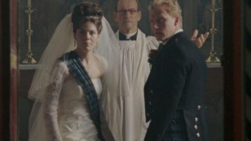 Неудачная свадьба: худшие платья невест в истории кино