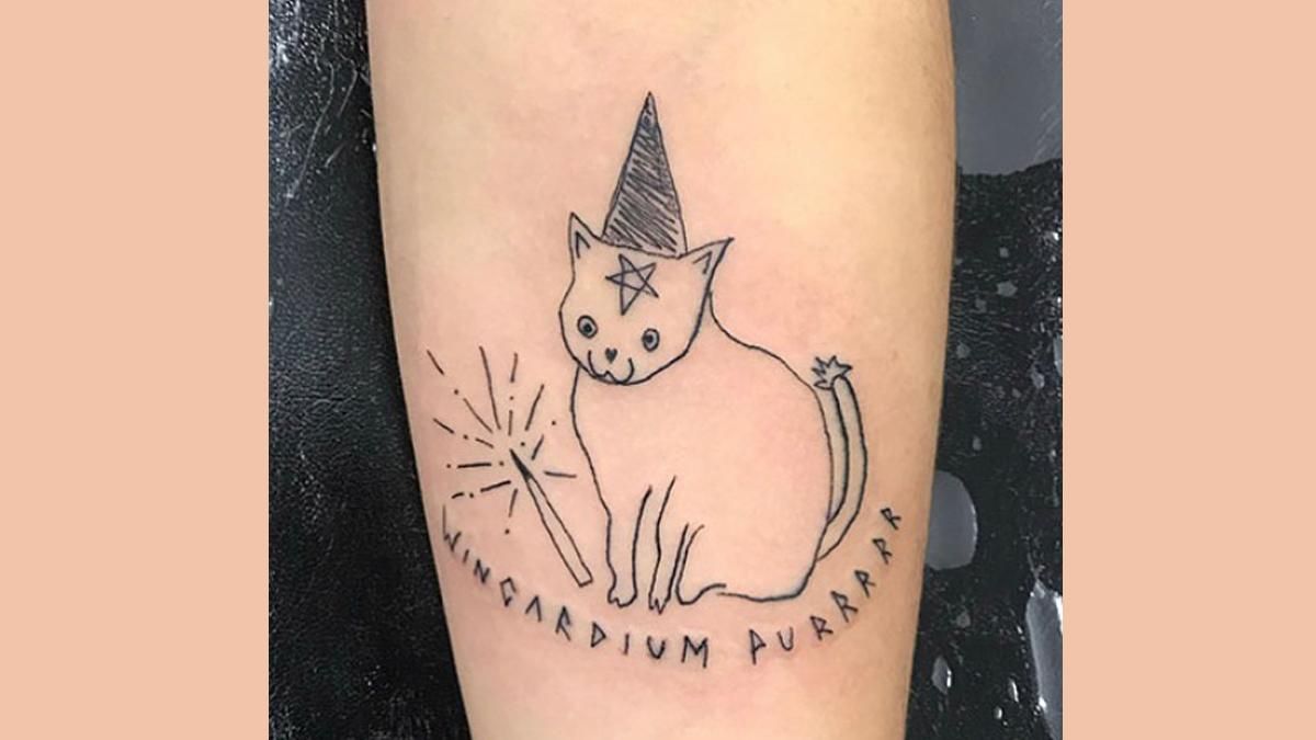 Мастер специально делает ужасные татуировки: люди все равно к нему идут Мастер специально делает ужасные татуировки: люди все равно к нему идут