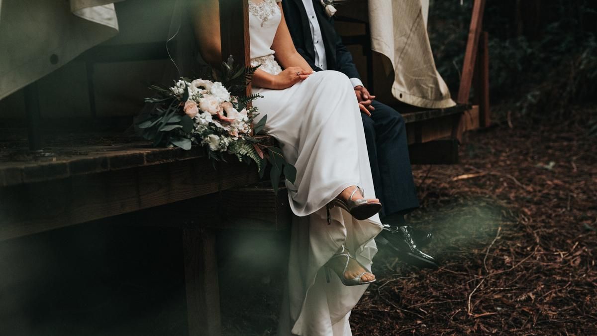 Оце здогадався: наречений вкрав весільну сукню у колишньої дружини Оце здогадався: наречений вкрав весільну сукню у колишньої дружини