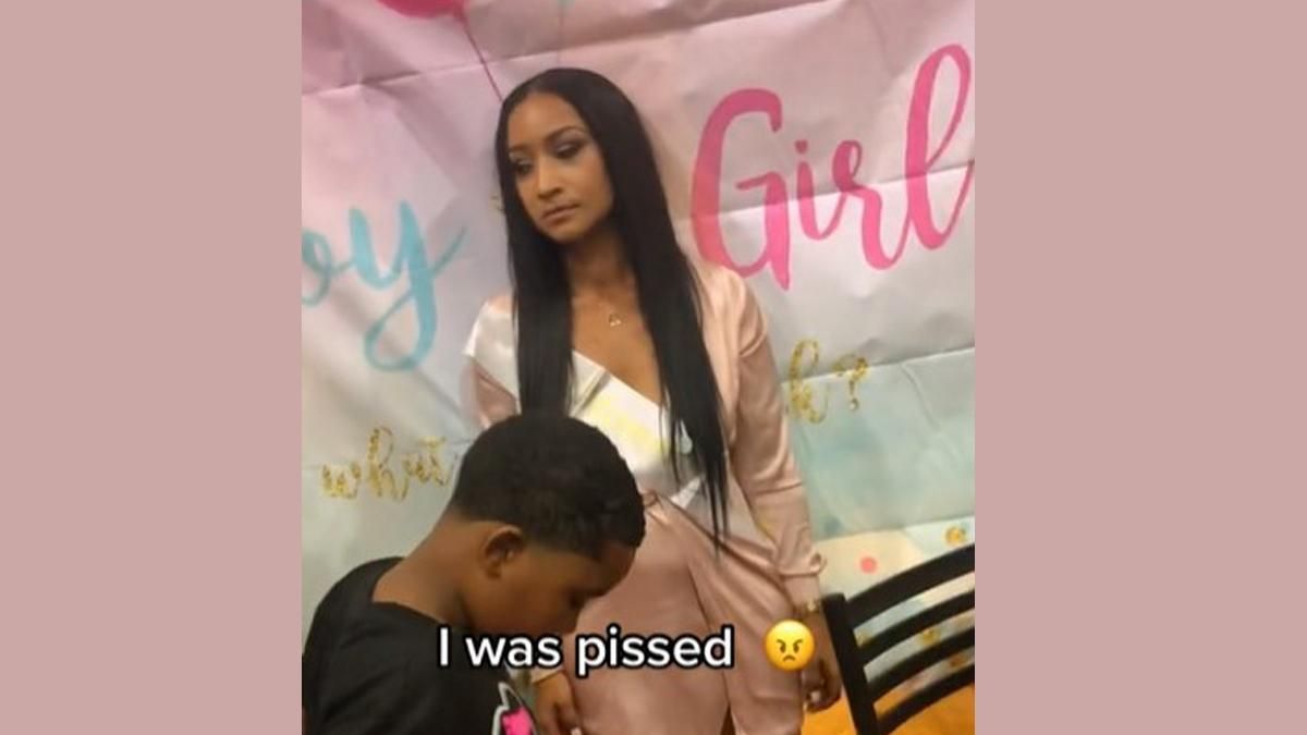 Хотела разыграть: мама и дочь не разговаривают после выходки на вечеринке Хотела разыграть: мама и дочь не разговаривают после выходки на вечеринке