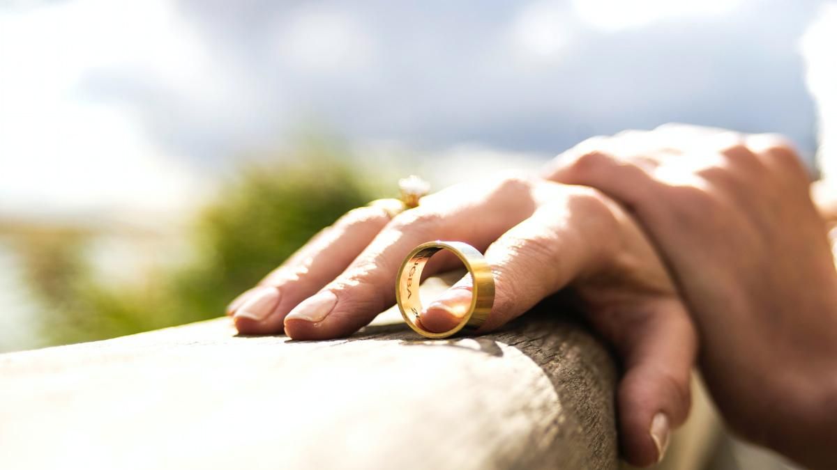 Батьки нареченого розлучилися в нього на весіллі: причина здивувала всіх - Life