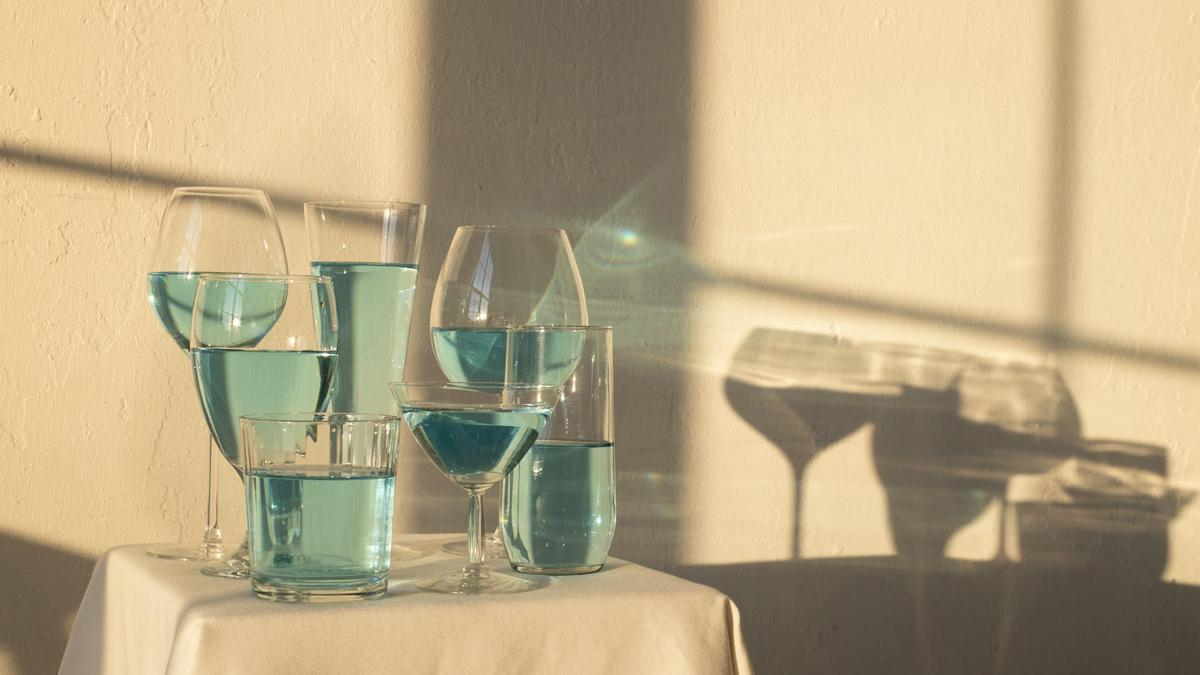 Яскравий, але дивний феномен: що таке блакитне вино – розповідає сомельє