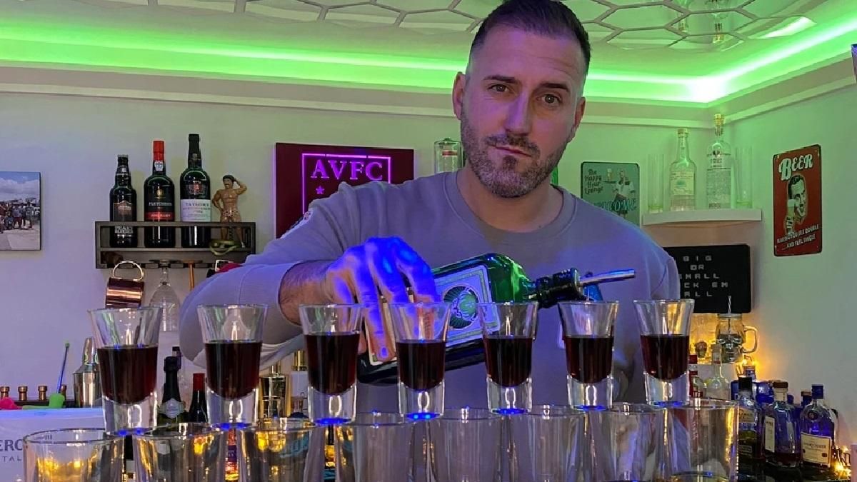 Британець перетворив старий сарай на рай для чоловіків: на це він витратив тисячі фунтів - Life Британець перетворив старий сарай на рай для чоловіків: на це він витратив тисячі фунтів - Life