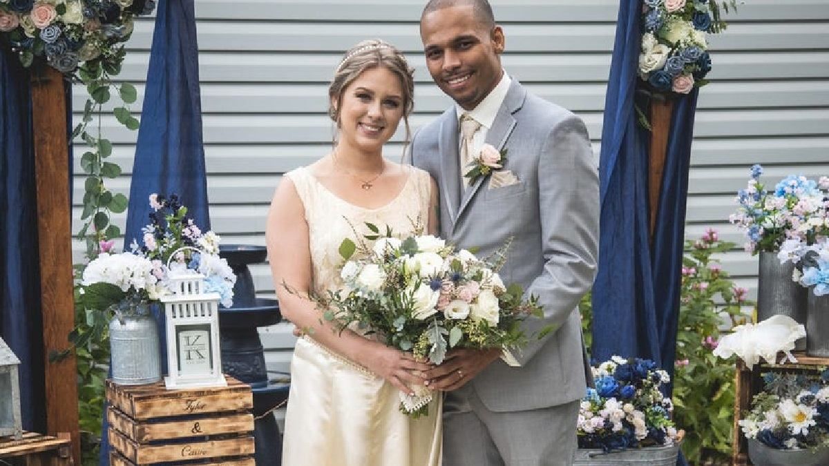 Наречена одягла весільну сукню, якій майже 100 років: як вона виглядала - Life Наречена одягла весільну сукню, якій майже 100 років: як вона виглядала - Life