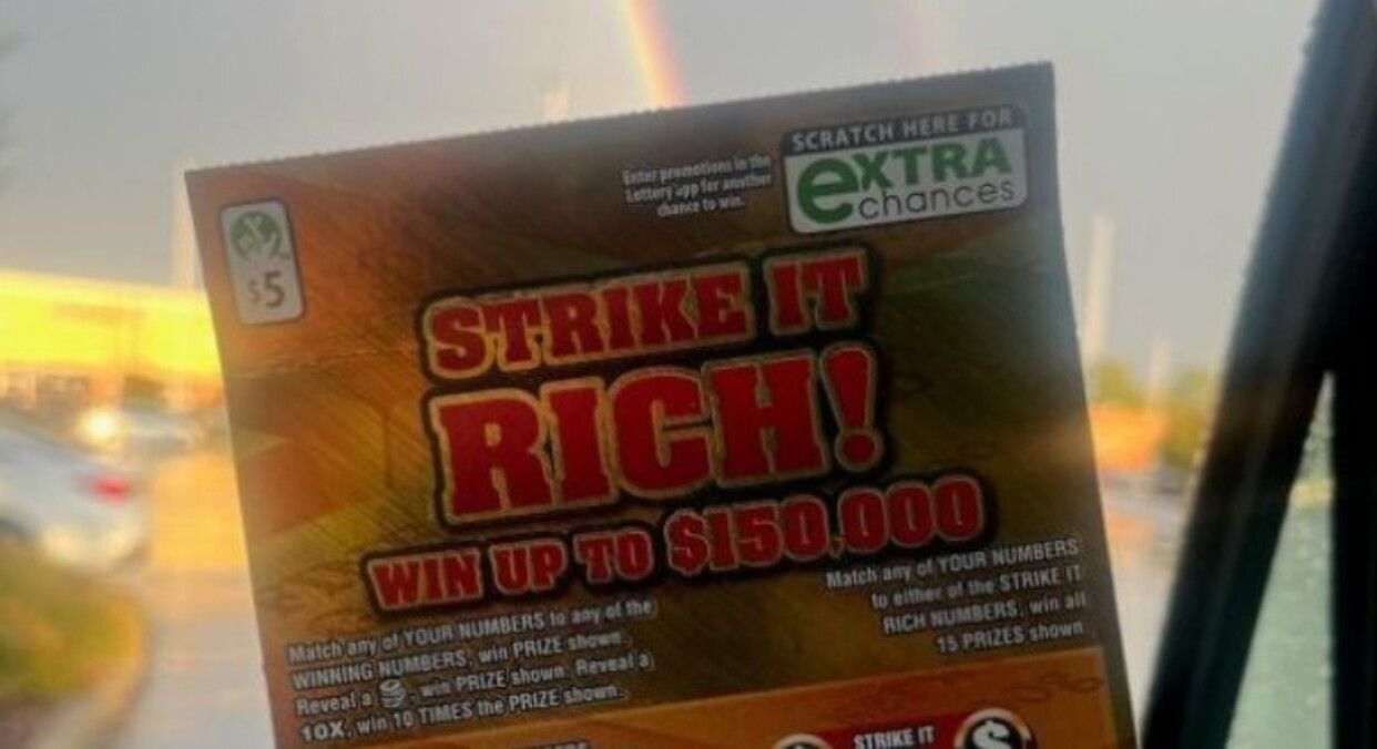 Мгновенная карма: женщина выиграла в лотерее после своего доброго поступка в супермаркете Мгновенная карма: женщина выиграла в лотерее после своего доброго поступка в супермаркете