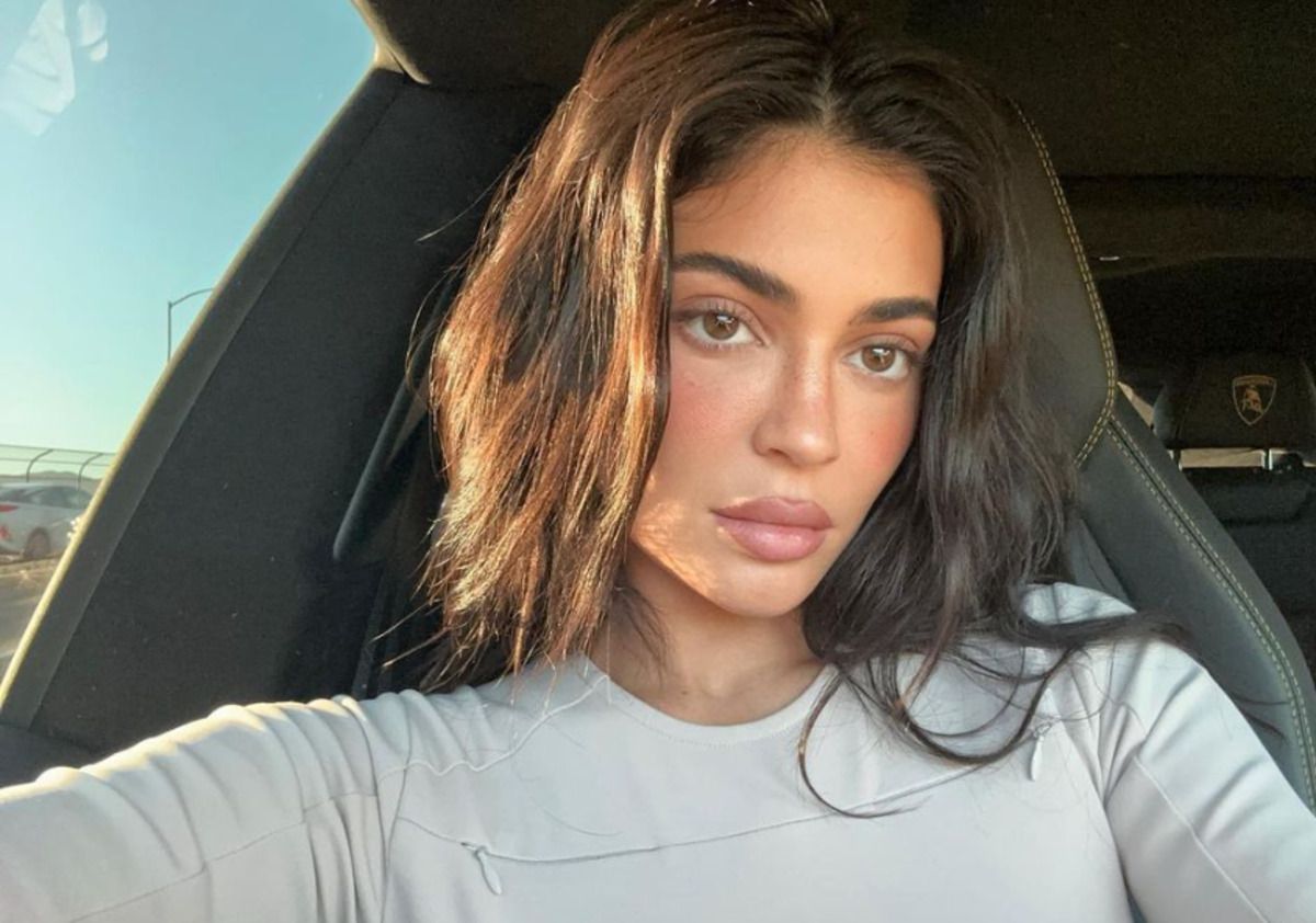 Для такого макияжа нужно всего четыре продукта Для такого макияжа нужно всего четыре продукта