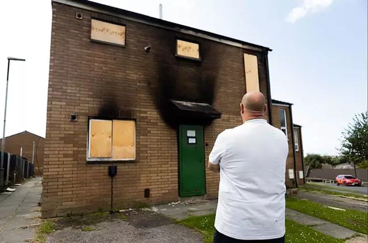 Электровелосипед неожиданно вспыхнул ночью Электровелосипед неожиданно вспыхнул ночью