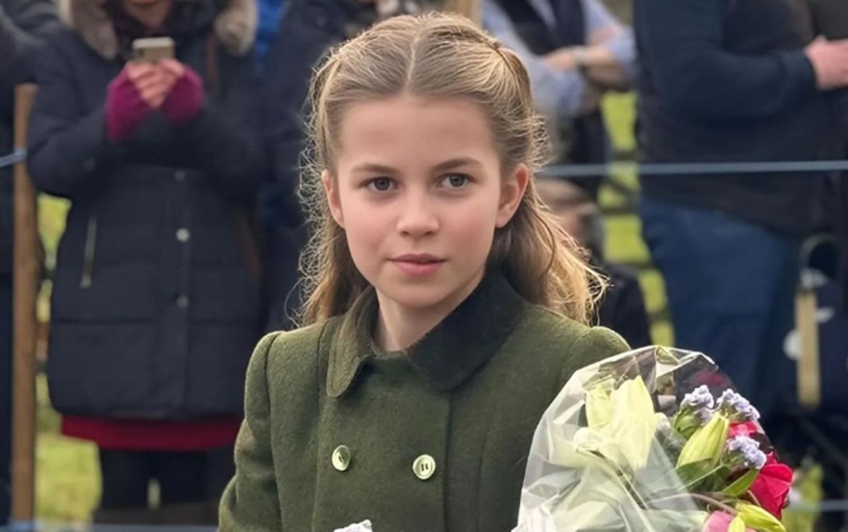 Принцессу Шарлотту сравнили с королевой Елизаветой II Принцессу Шарлотту сравнили с королевой Елизаветой II