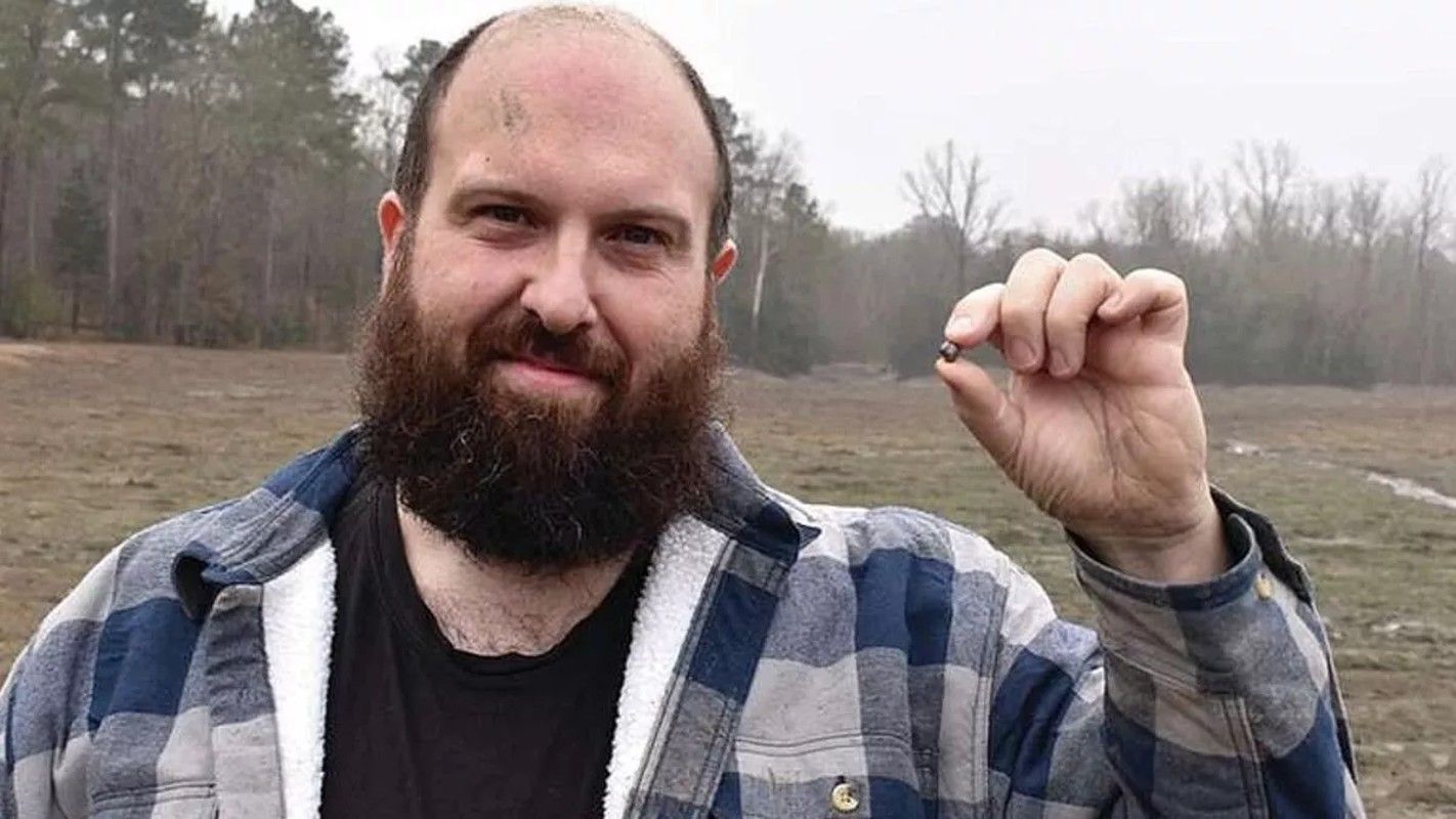 Чоловік знайшов алмаз під час відпустки Чоловік знайшов алмаз під час відпустки