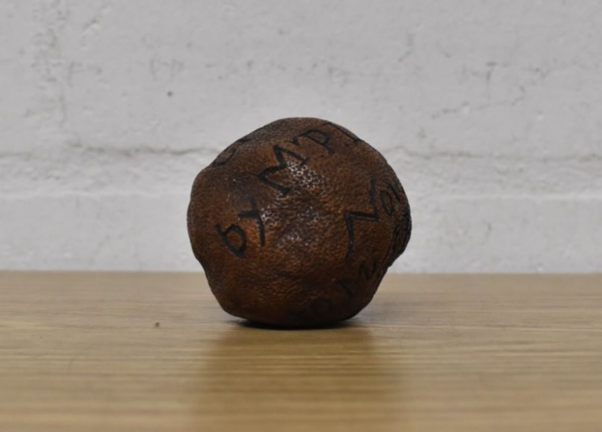 Лимон знайшли в старовинній шафі Лимон знайшли в старовинній шафі