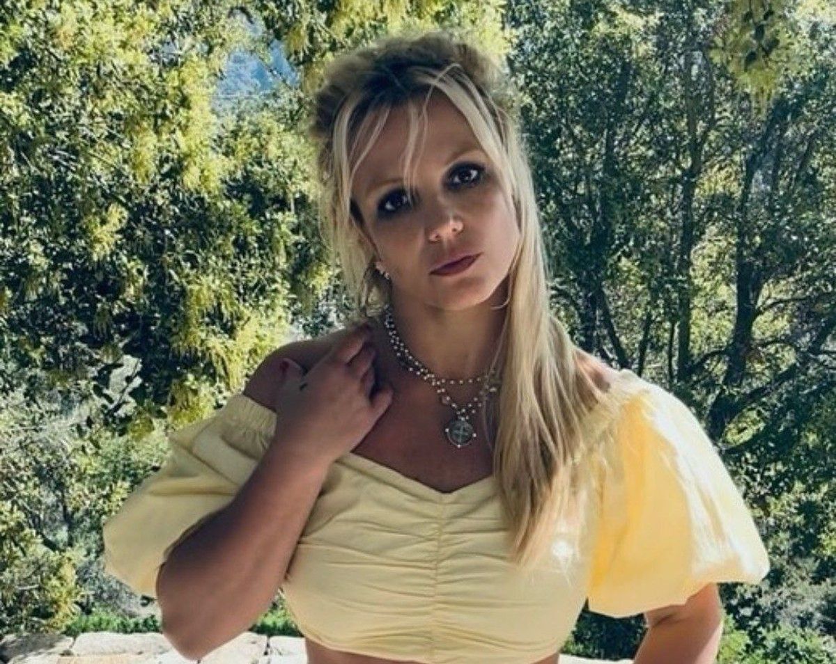 Зірка показала відео, як вмивається без води Зірка показала відео, як вмивається без води