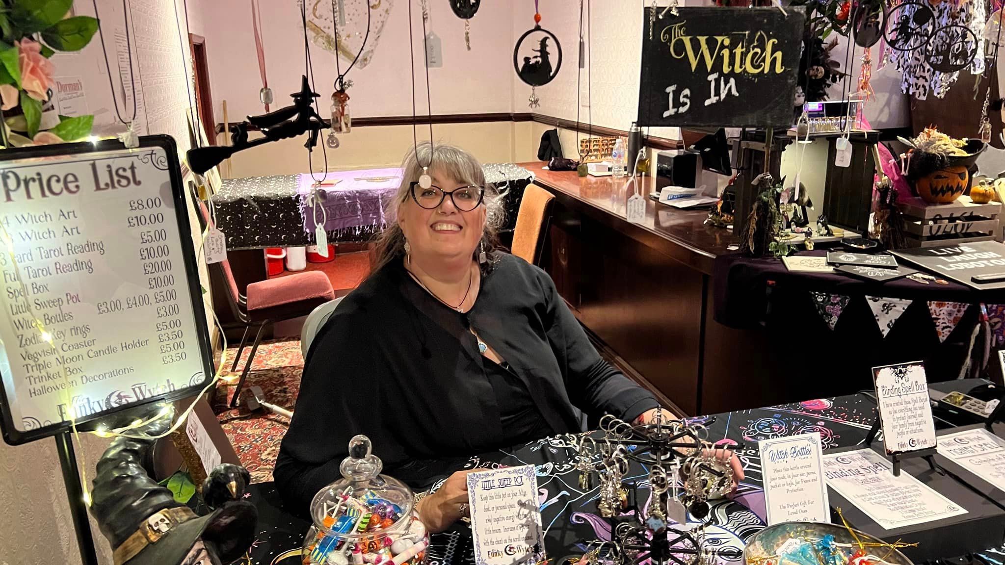 Женщина занимается магией еще с подросткового возраста Женщина занимается магией еще с подросткового возраста