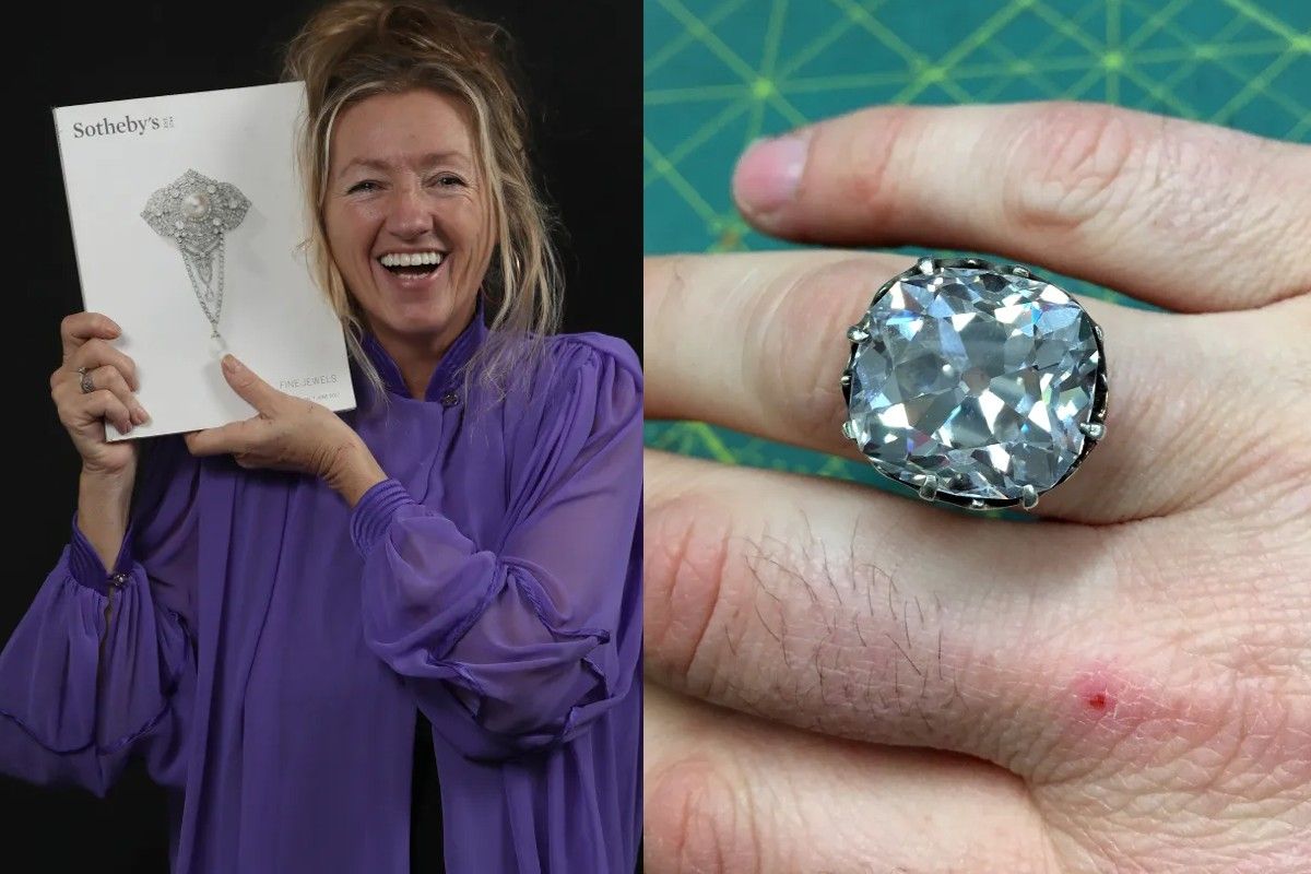 Жінка тримала прикрасу в коробці довгі роки Жінка тримала прикрасу в коробці довгі роки