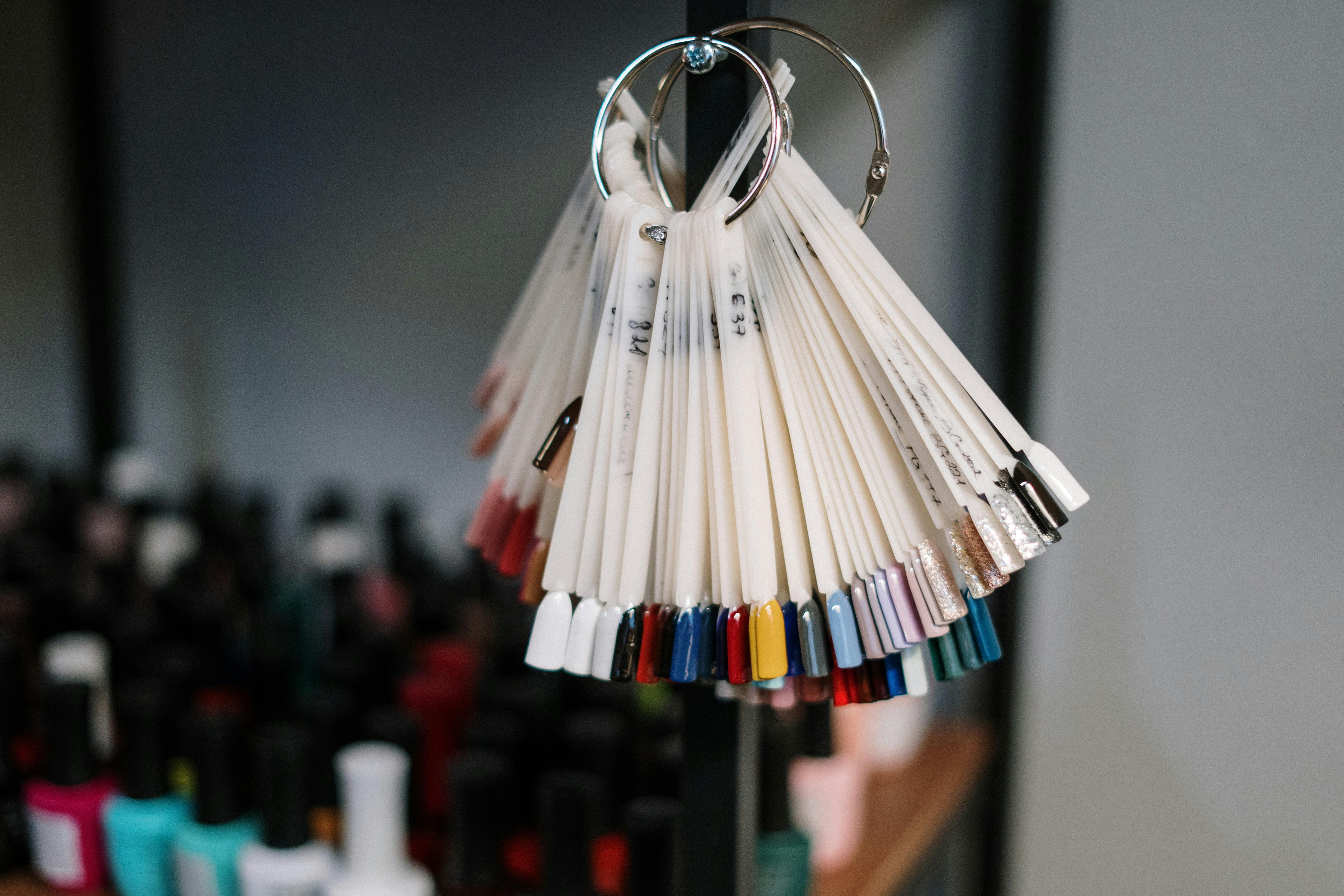 Весенний маникюр не обязательно должен быть нежным Весенний маникюр не обязательно должен быть нежным