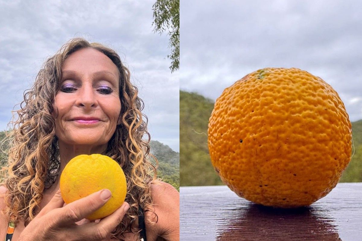 Жінка почувається задоволеною Жінка почувається задоволеною