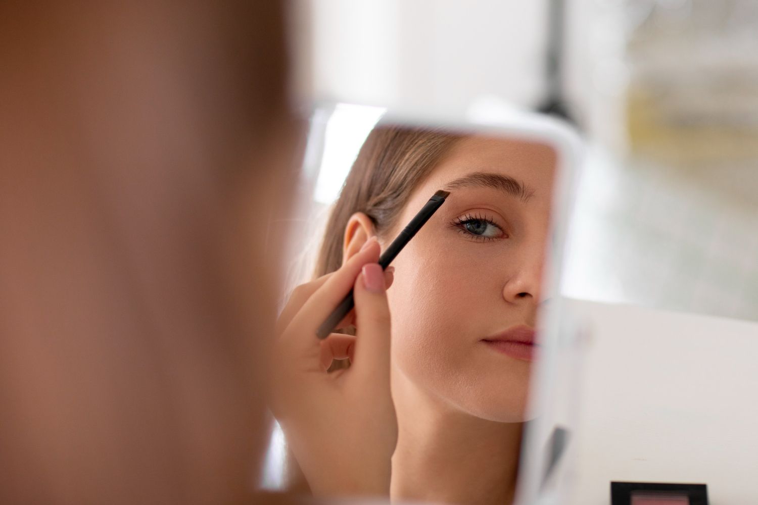 Как сделать макияж для нависшего века Как сделать макияж для нависшего века