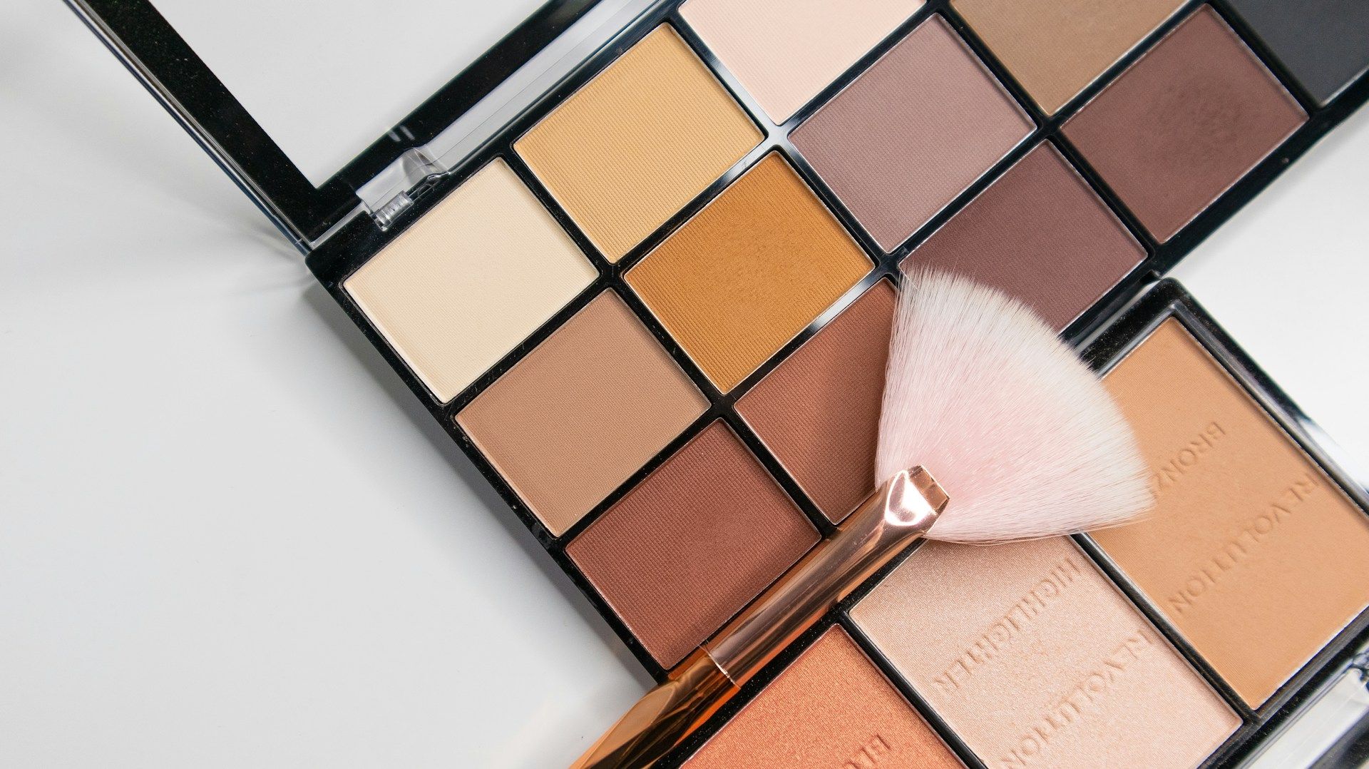 Как правильно наносить тени Как правильно наносить тени